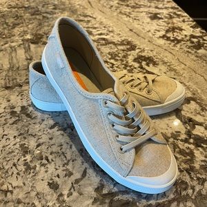 Rocket Dog Beige Canvas Slip On Sneaker Style Flat